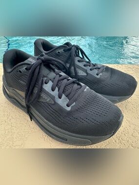 Brooks Ghost Max 2 Black Running Casual Shoes 1204201B020 Men’s Size 9 Clean